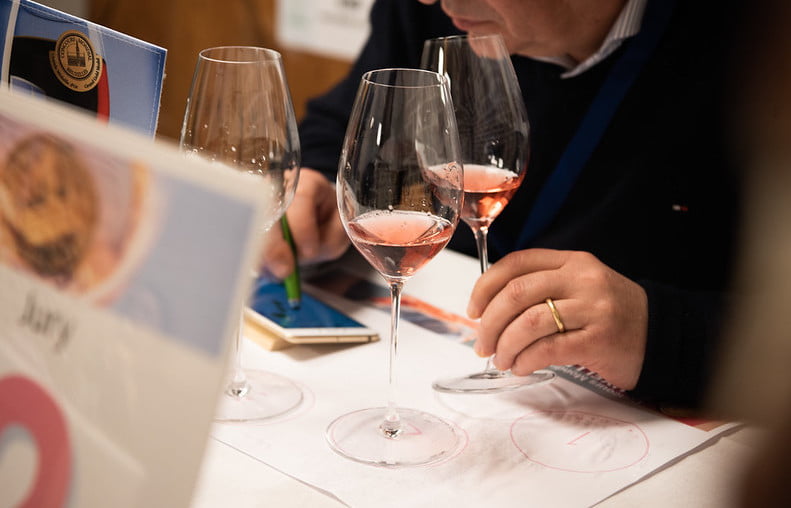 Plus de 1 000 rosés en lice cette année pour décrocher les prestigieuses médailles du Concours Mondial de Bruxelles