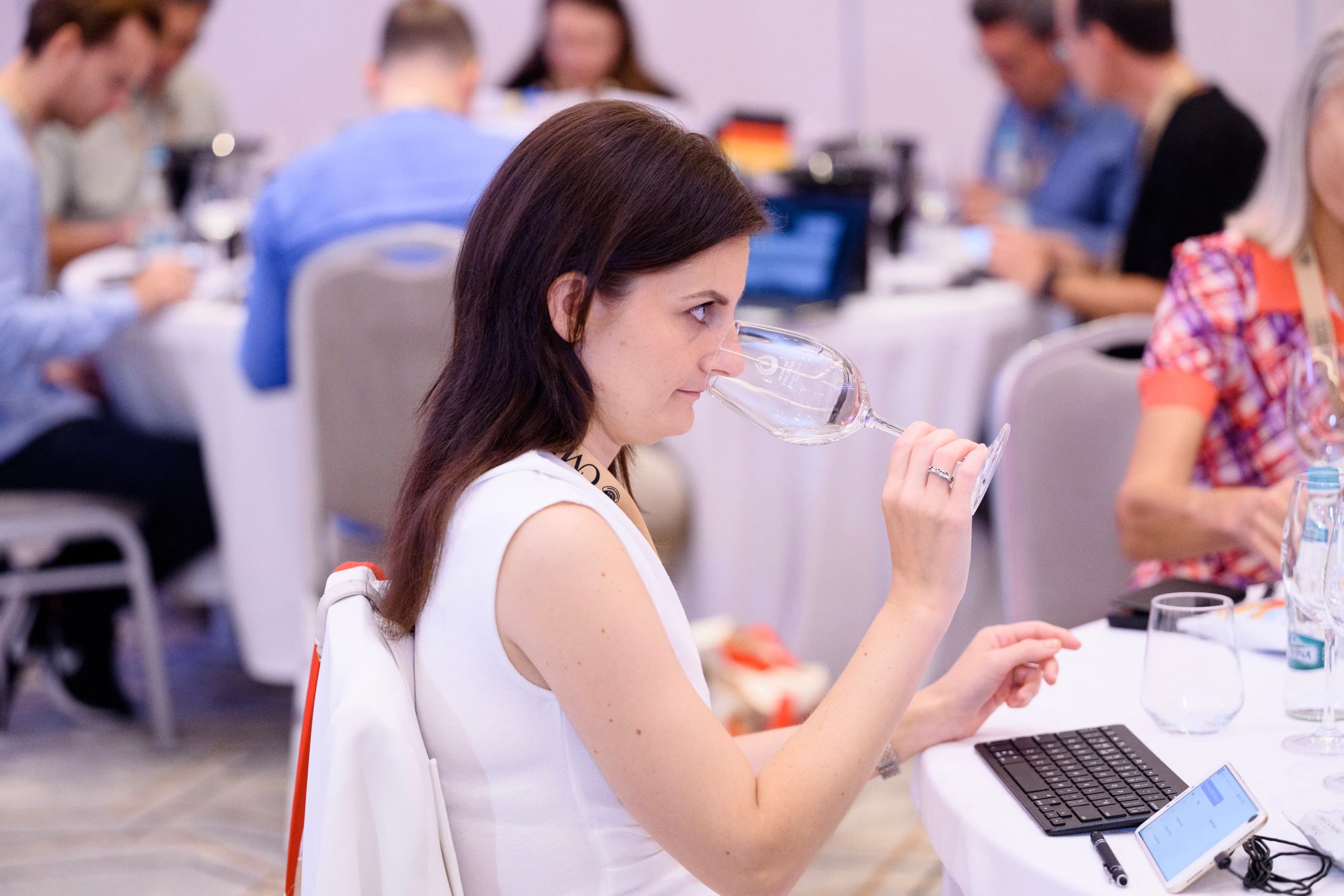 Moldavia resplandece en la escena mundial con la sesión de vinos espumosos del Concours Mondial de Bruxelles